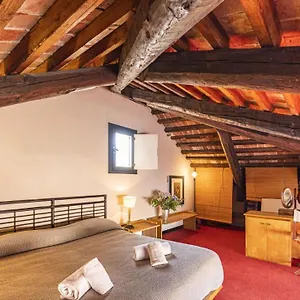 Penthouse Accademia Venedig