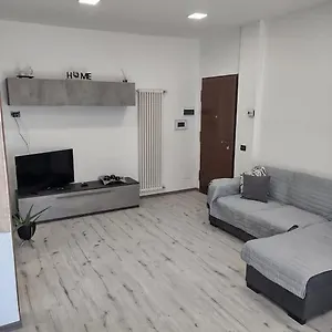Casa Lucia , Rozzano Italia